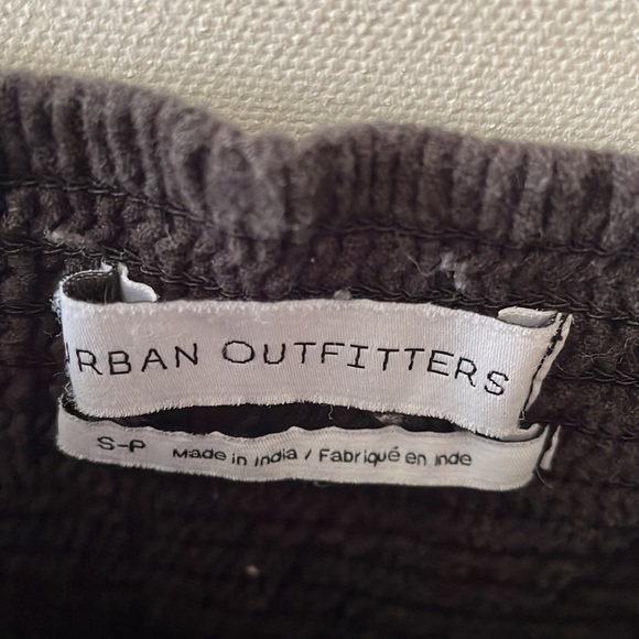 Urban Outfitters Black Strappy Overalls. Side Pockets and button front. Size S - Picture 7 of 7